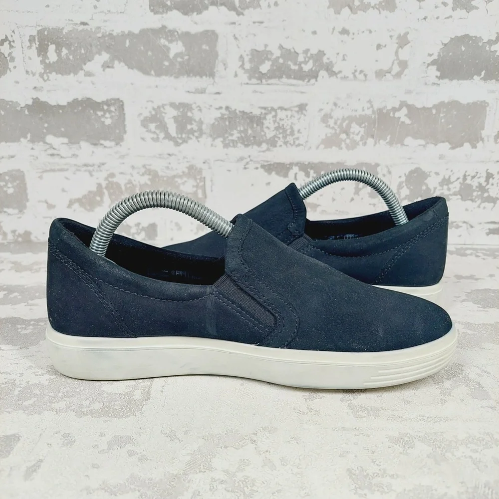 NEW ECCO Slip On Sneakers Women 5 Black Canvas Comfort Casual Chic M540